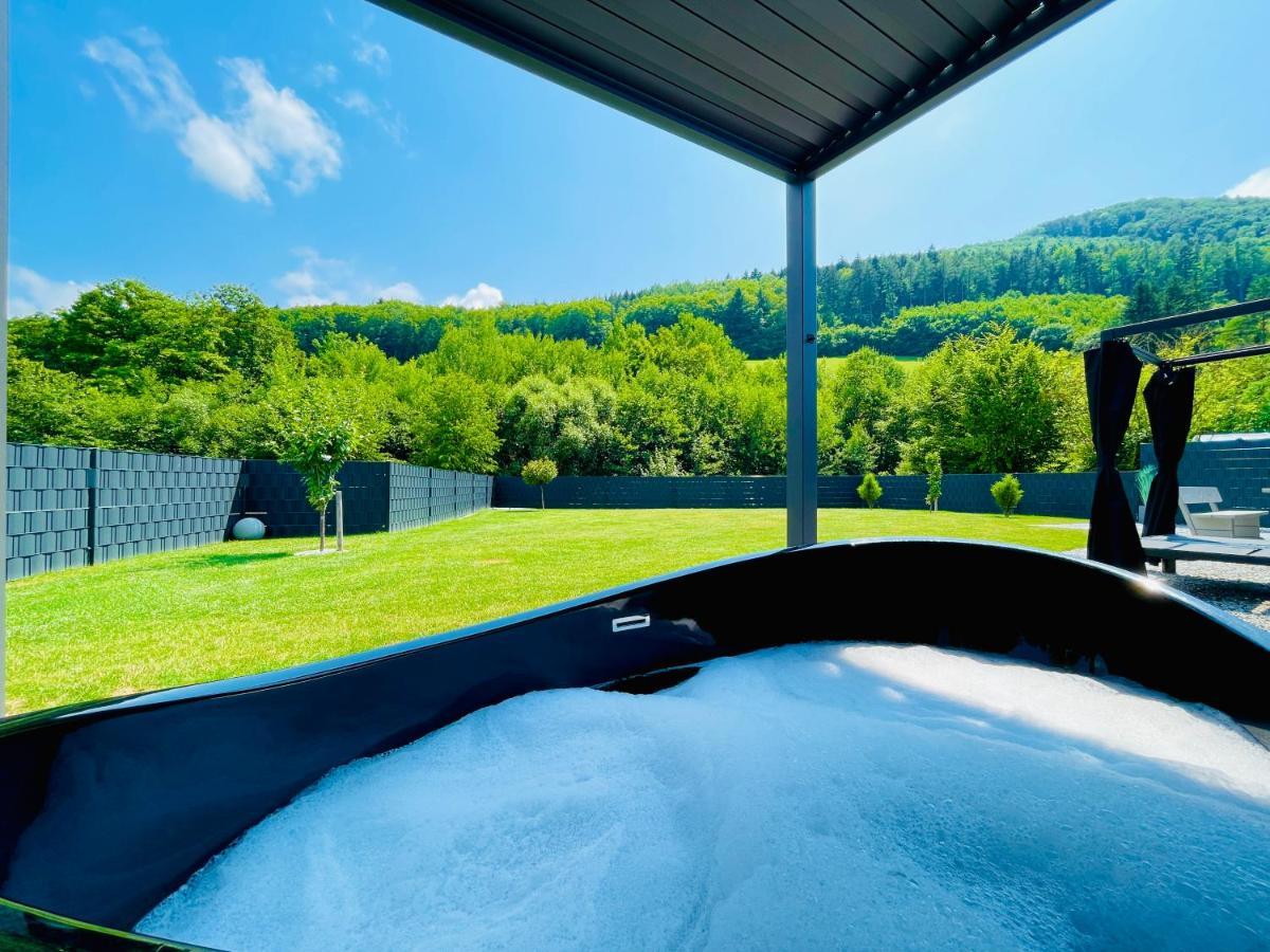 Voralpen Lodge - Ferienhaus Mit Gym & Wellnessbereich Traisen Eksteriør bilde