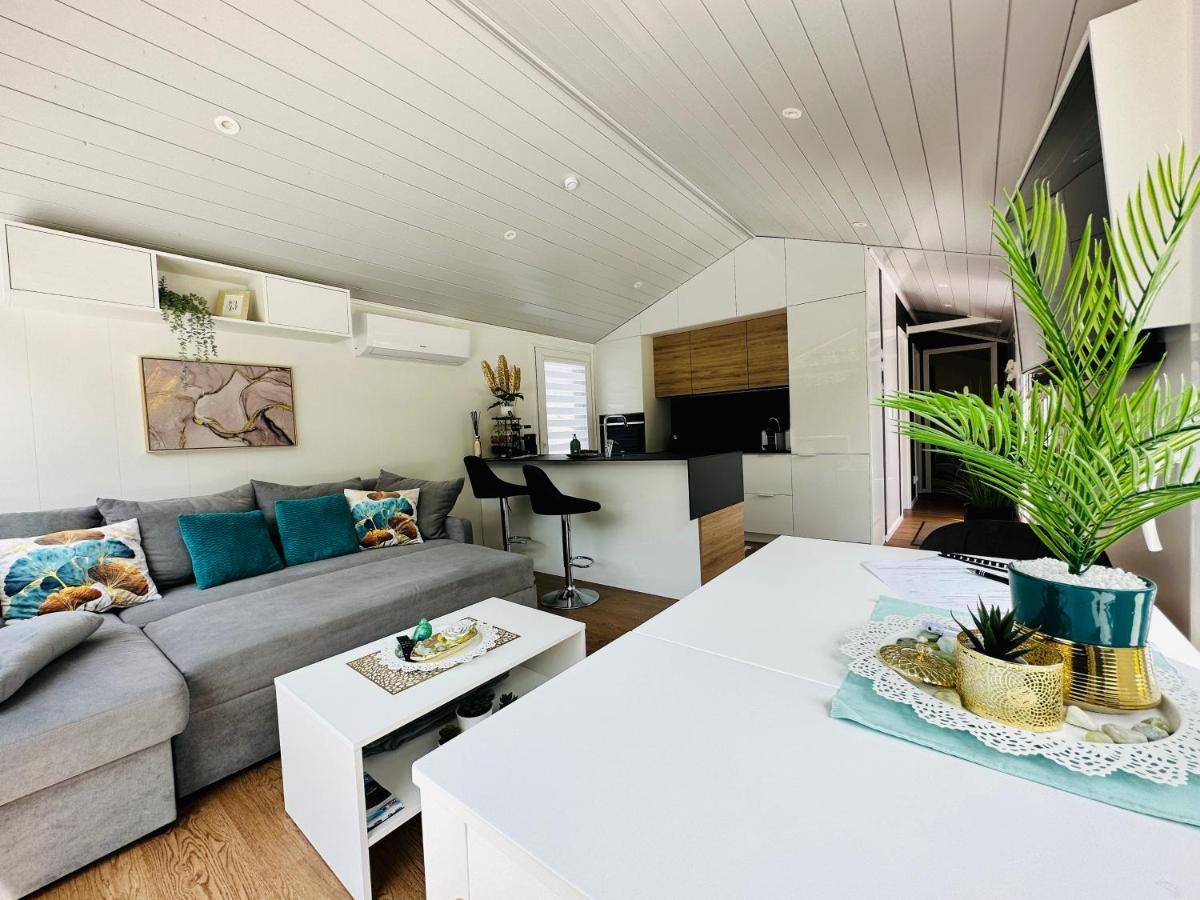 Voralpen Lodge - Ferienhaus Mit Gym & Wellnessbereich Traisen Eksteriør bilde
